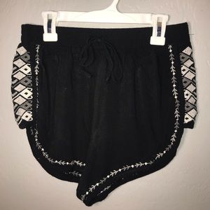 Super cute black shorts with pattern
